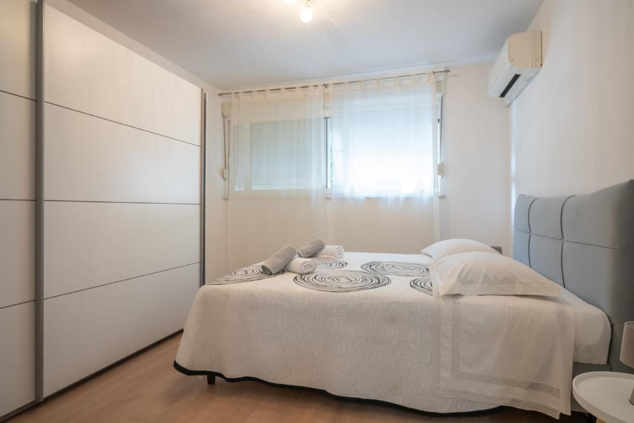 Apartman Mirjana Apartment Сплит Екстериор снимка