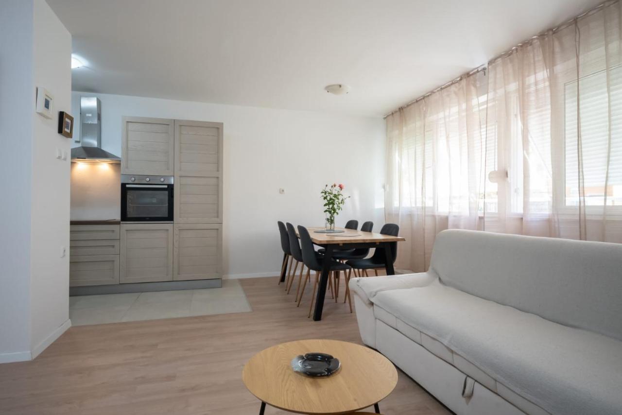 Apartman Mirjana Apartment Сплит Екстериор снимка