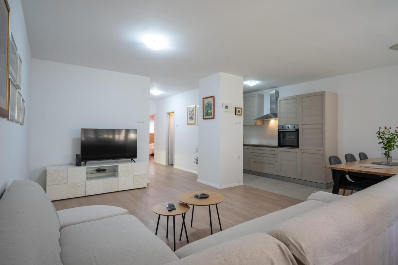 Apartman Mirjana Apartment Сплит Екстериор снимка
